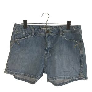 Vintage Women's Levi's light wash low rise shorts - Misses 14